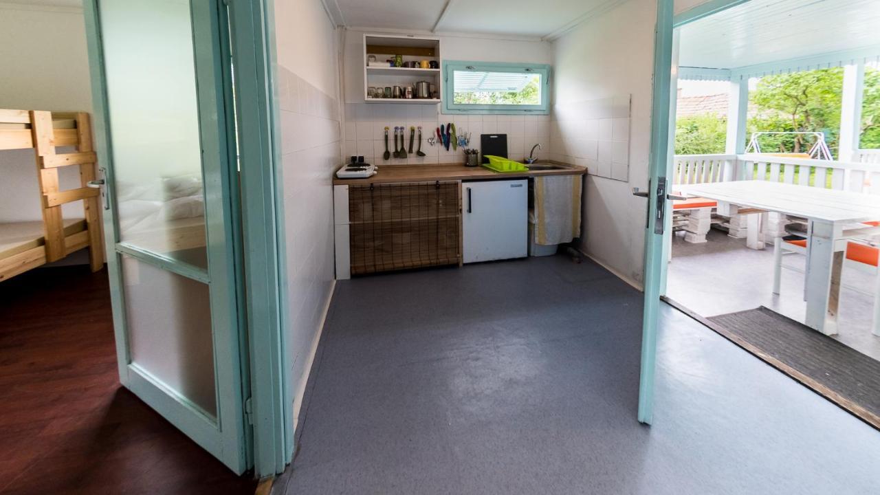 Penge Bungalok Hotell Balatonalmádi Exteriör bild