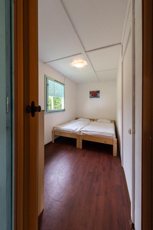 Penge Bungalok Hotell Balatonalmádi Exteriör bild